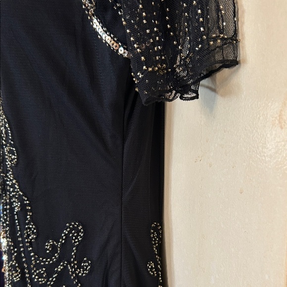 Babeyond Black and Gold 1920’s Fringe Flapper dress size M - Picture 11 of 16